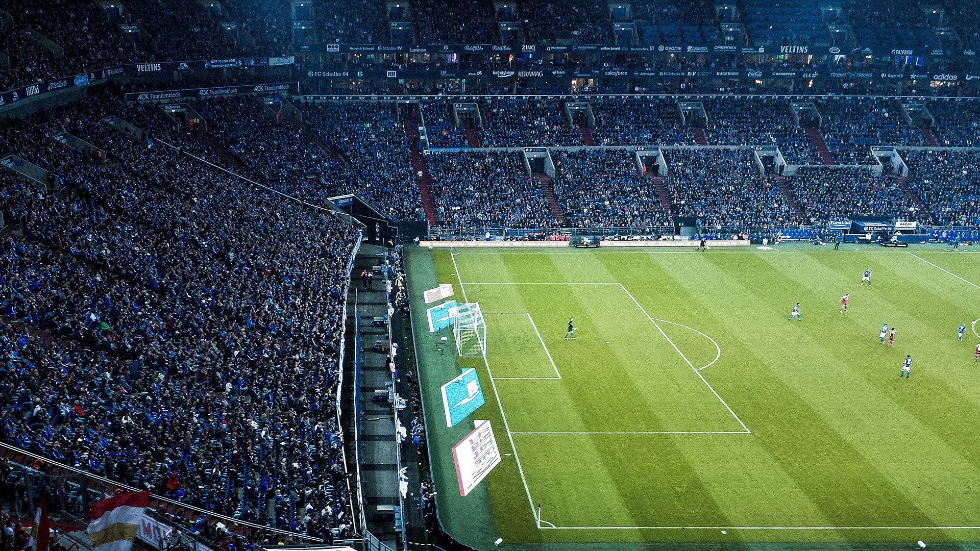 刻苦耐劳：球队的幕后训练日常，足坛训练刻苦球星